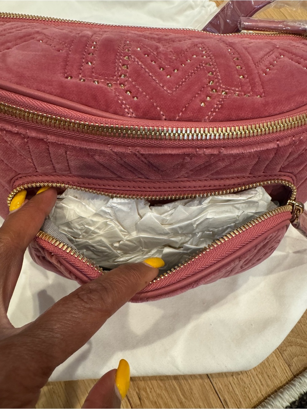 🚨SOLD🚨MCM Rose Pink Quilted Velvet Studded Belt Bag NWT - Picture 8 of 16